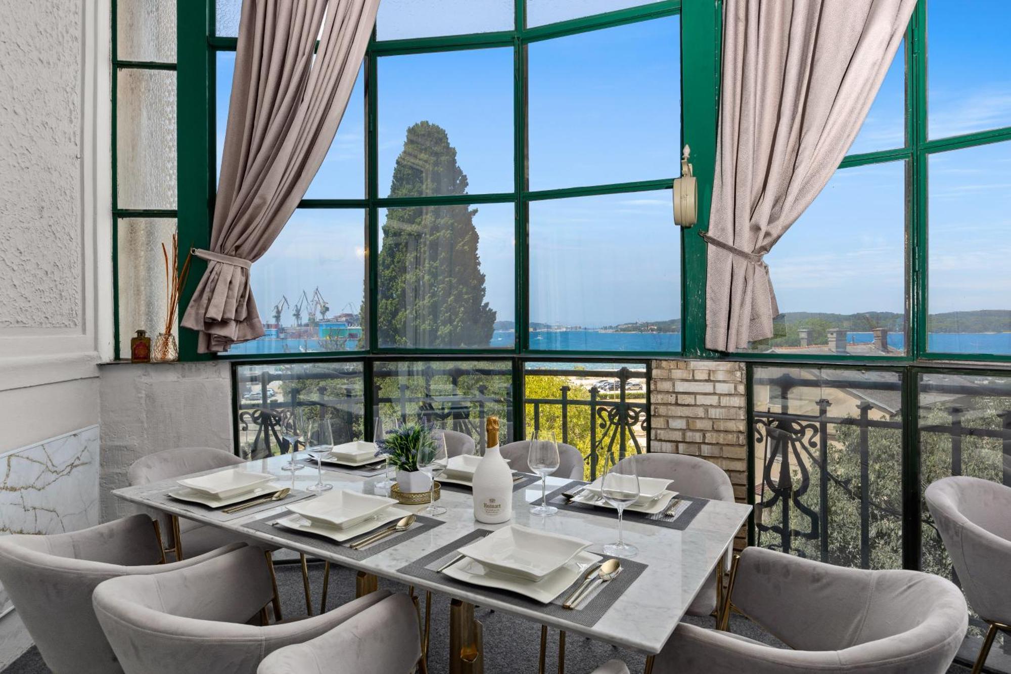 Villa Muenz Luxurious Residence بولا المظهر الخارجي الصورة